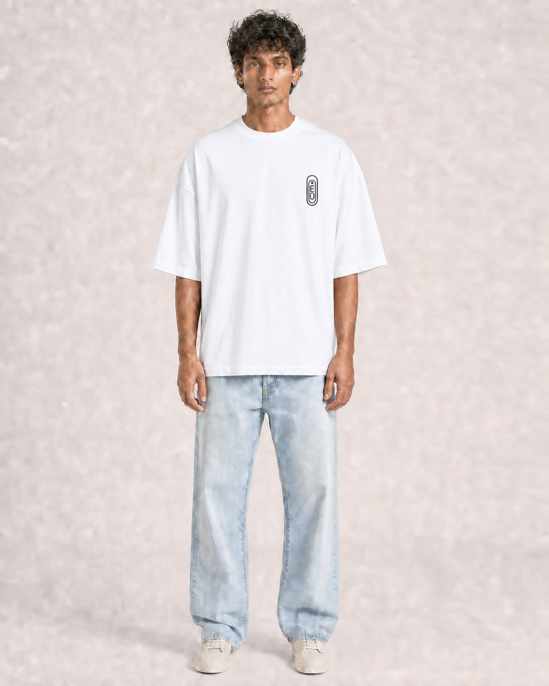 Everyday Objects Archive White model front pocket