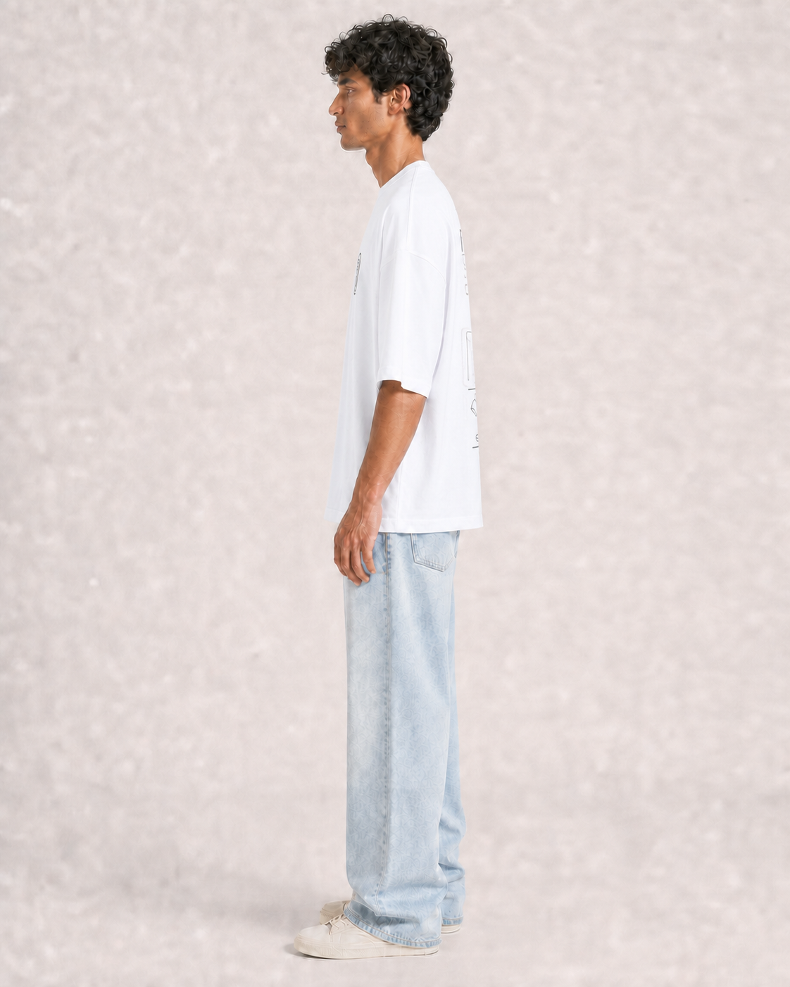 Everyday Objects Archive White model side fit